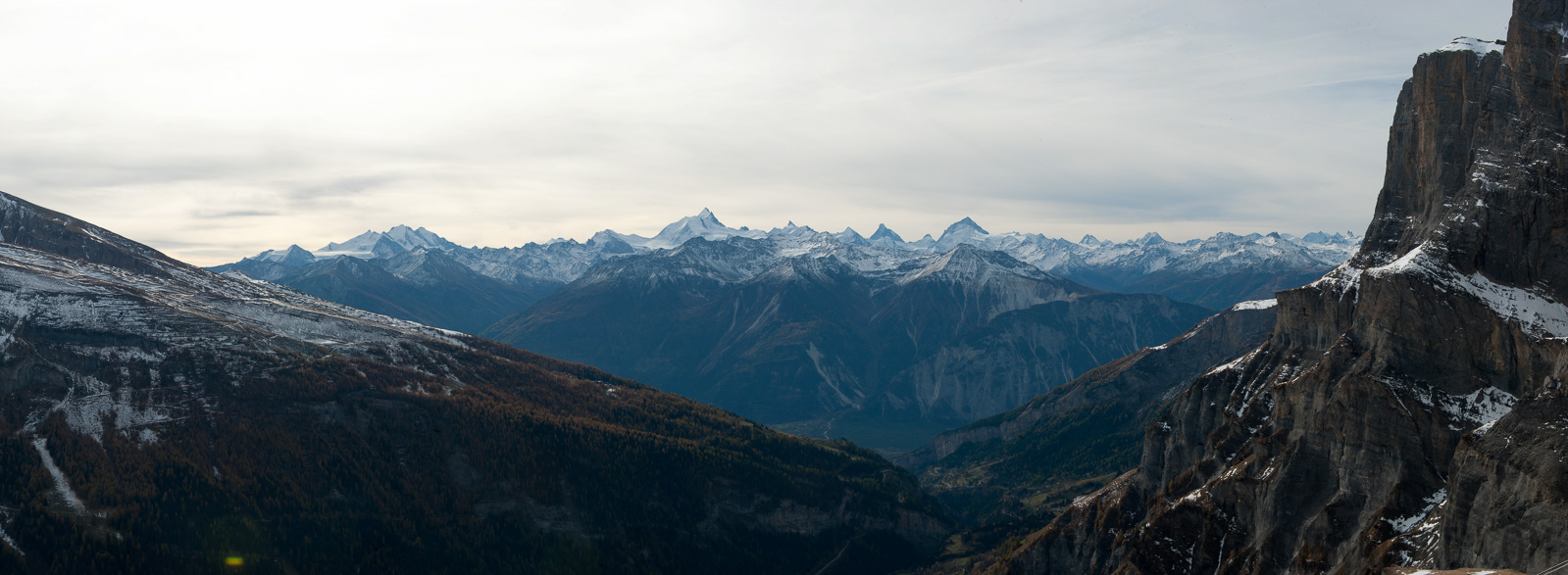 Leukerbad [62 mm, 1/250 sec at f / 20, ISO 400]